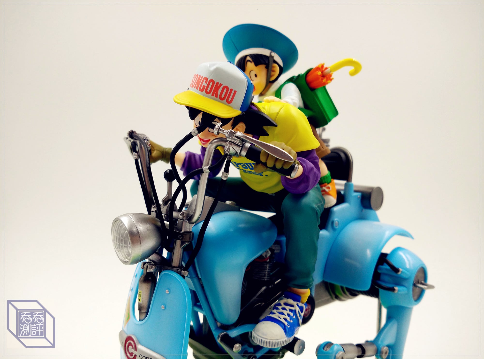 DRAGON BALL Son Gokū & Sun Gōhan motorcycle statue collectibles-Garage Kit Dolls